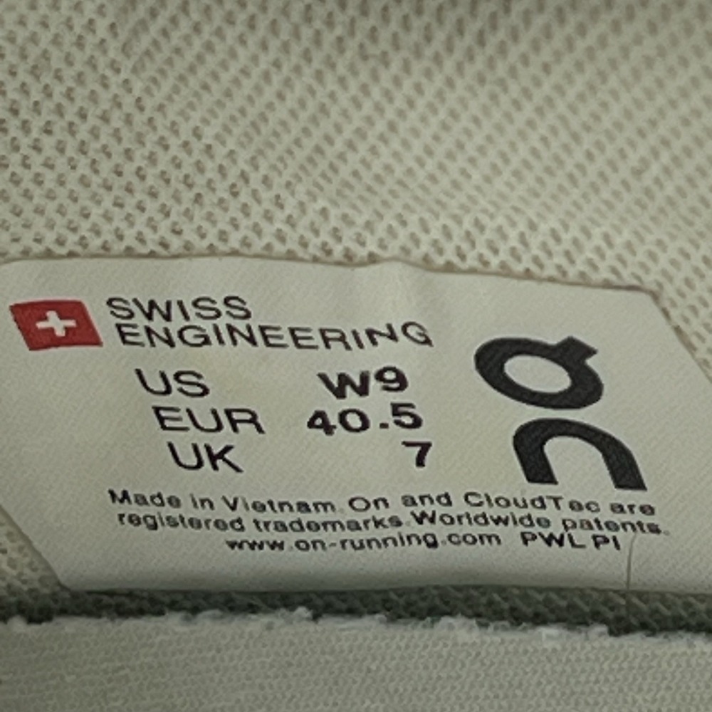 On The Roger Centre Court Women's Size 9 Neutral Arctic Pearl Tennis Shoes - Picture 12 of 12